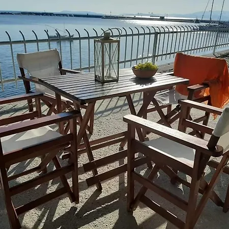 Melia Studio 2 Seafront Apartment Loutraki  Exterior photo
