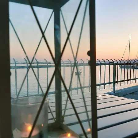 Melia Studio 2 Seafront Apartment Loutraki  Exterior photo