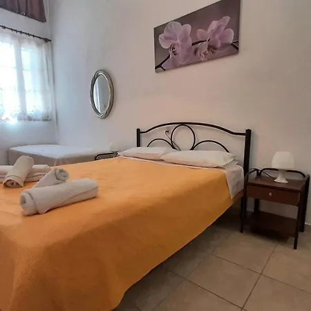 Melia Studio 2 Seafront Apartment Loutraki  Exterior photo
